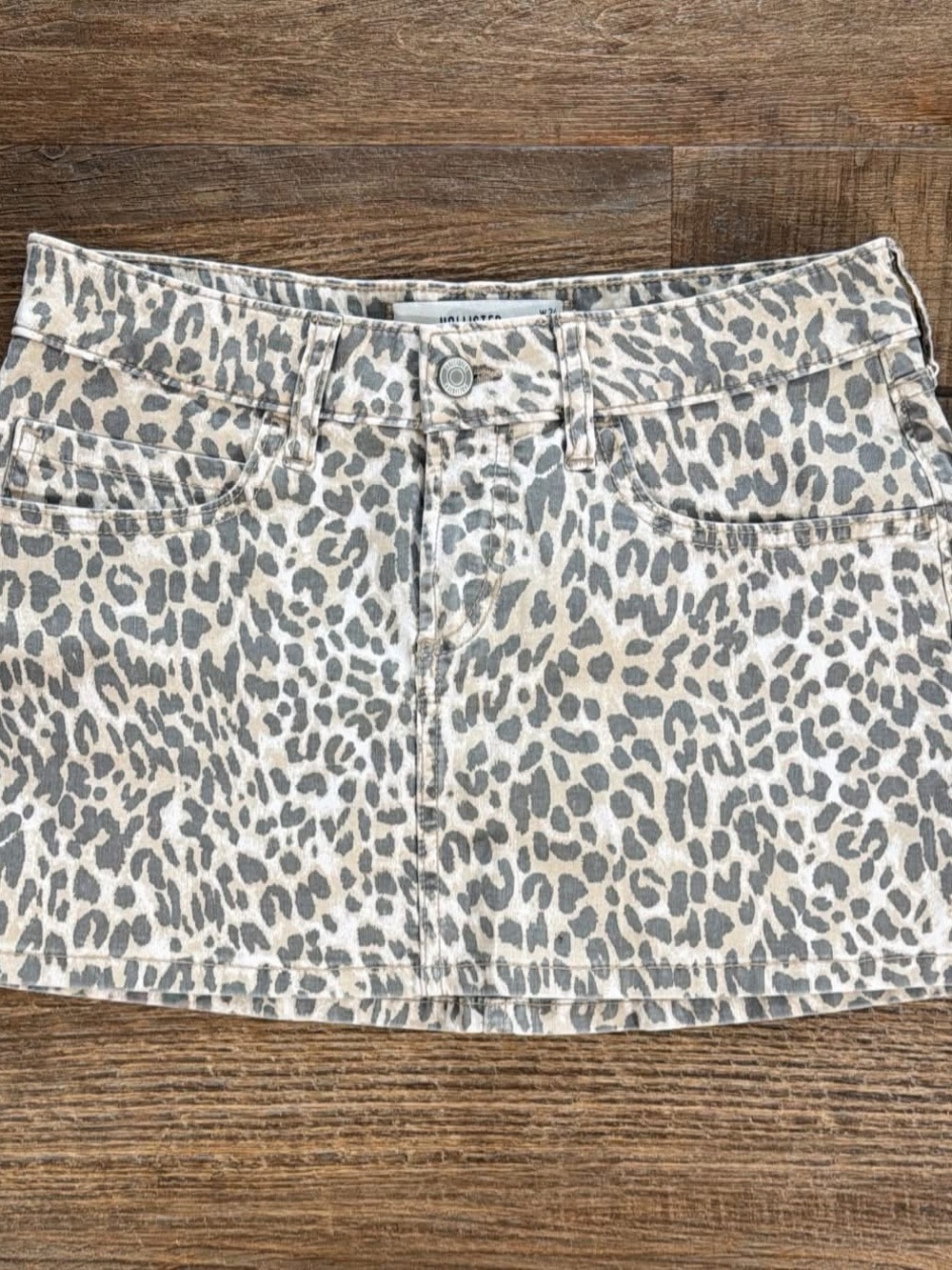 Hollister Leopard Print Mini Skirt - Gray & Cream